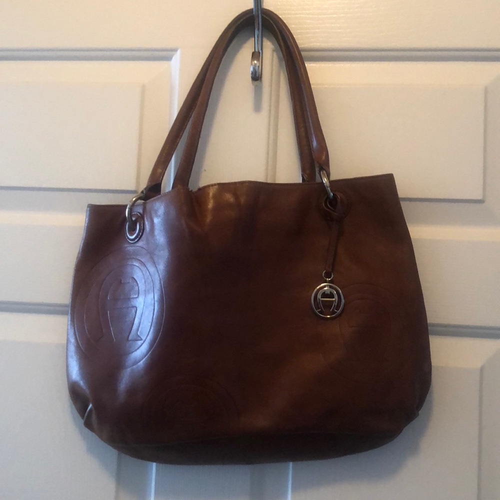 Gently used bag- Aigner Purse